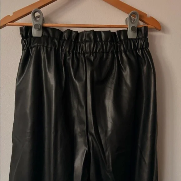 Francesca's Collections - Mi Ami Black Tie-Waist Faux Leather Trousers - Picture 6 of 7